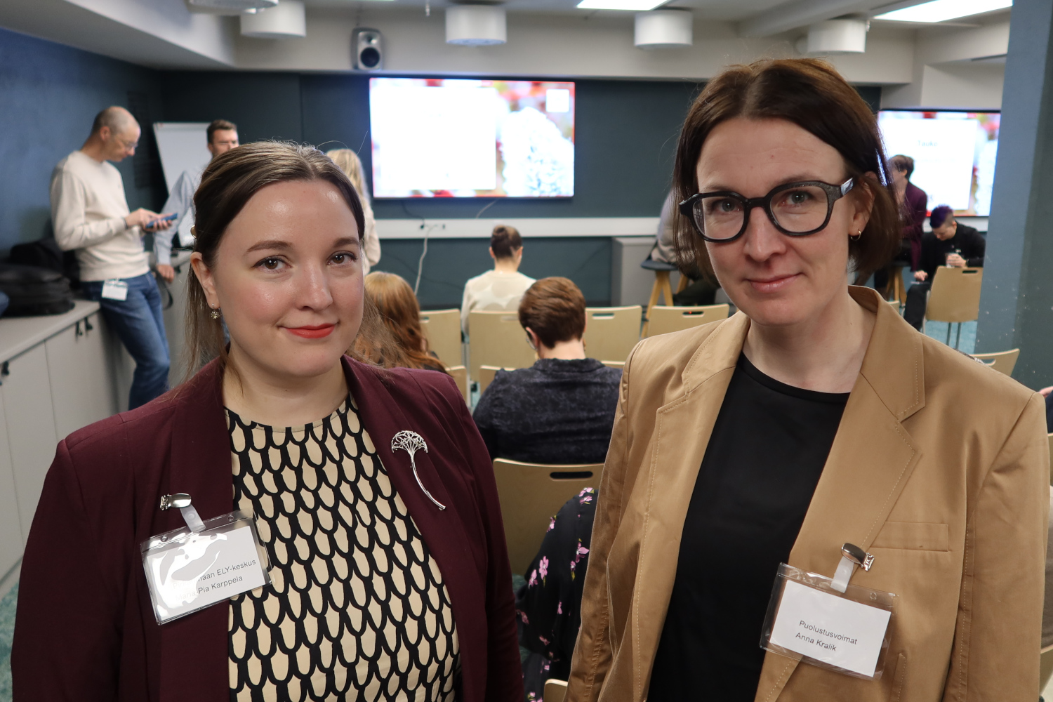 Kuvassa on Maaperä kuntoon -päivien esittäjiä. 