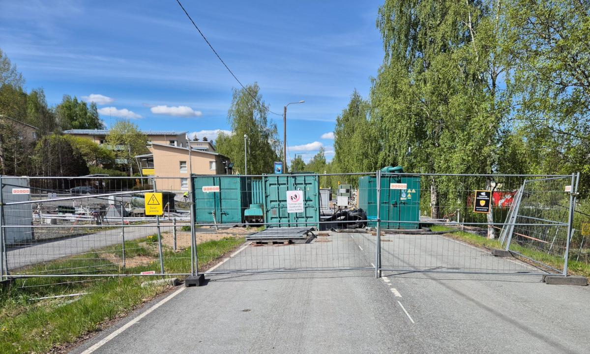 Kuvassa on aidattu työmaa-alue.